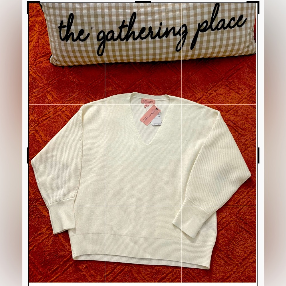 Beautiful, elegant Philosophy sweater 🌼
Perfect for any occasion!!! Brand new.🌸